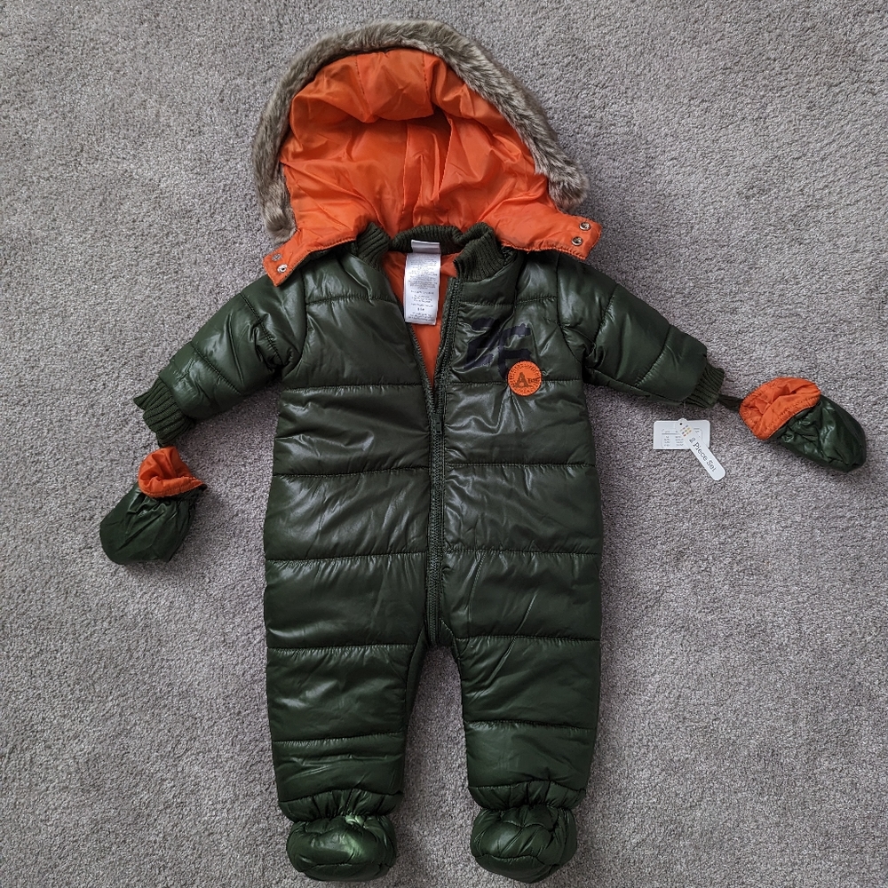⭐ NWT- Baby Winter Snowsuit- 6-9 Months- Coat- Jacket- Gloves -  Green Olive